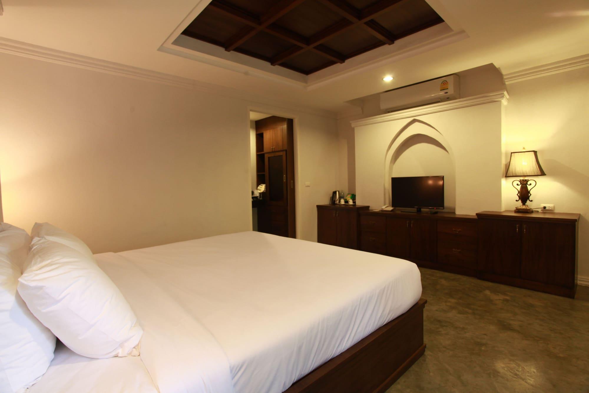 Chompor Lanna Hotel Chiang Mai Exterior photo