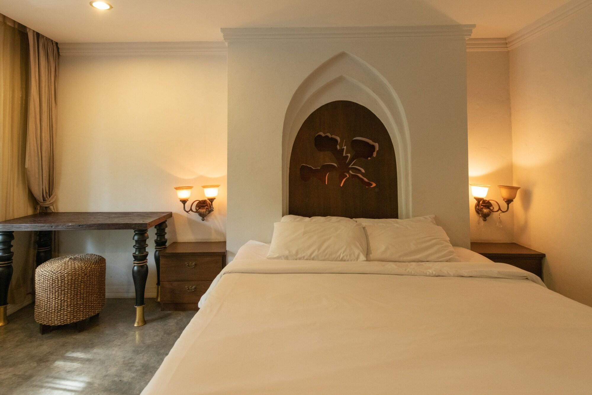Chompor Lanna Hotel Chiang Mai Exterior photo